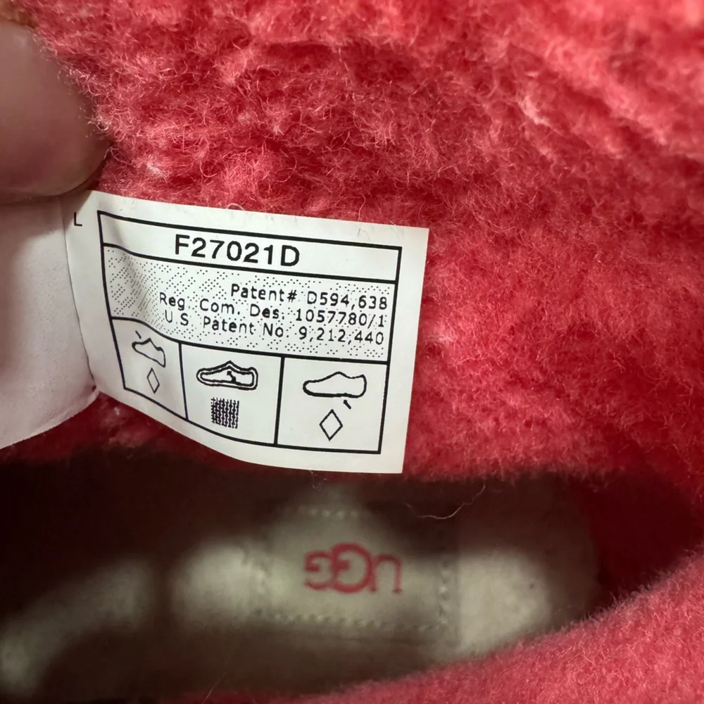 UGG Women's Classic Clear And Red Short Waterproof Boots Size 9 - Picture 8 of 15